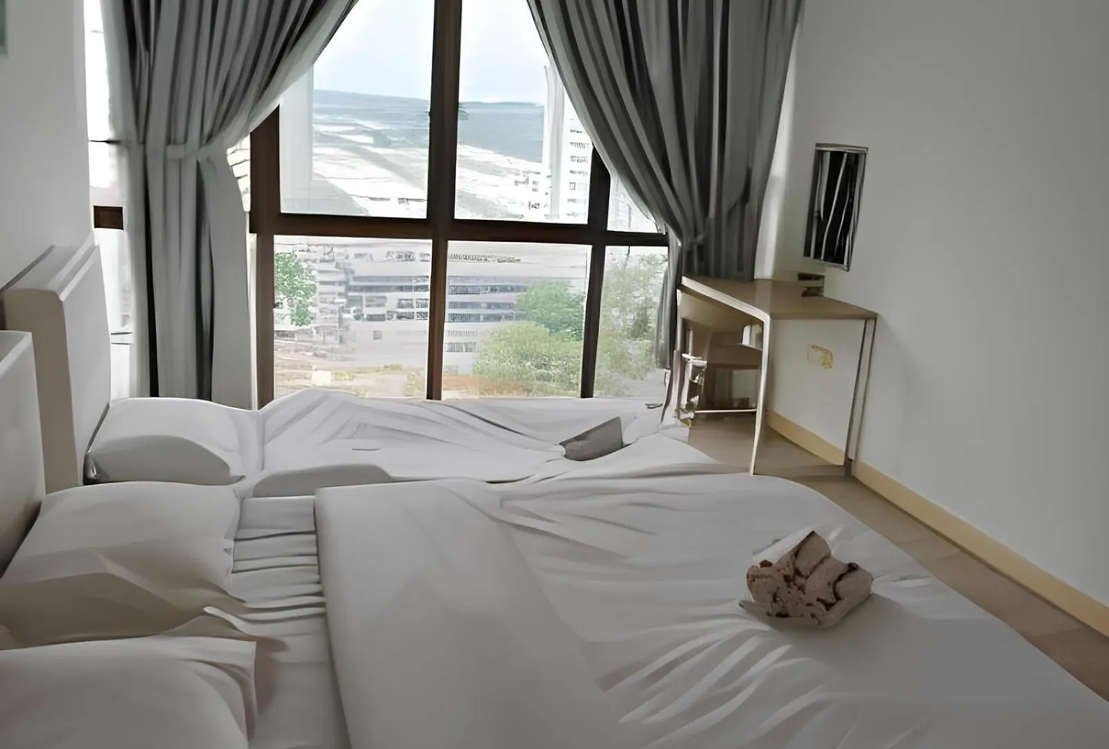 Lake City View Palazio Residn 3Br 2Free By Natol Johor Bahru Malaysia